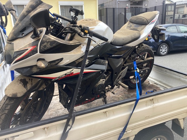 9月18日に千葉県松戸市でGSX250Rを無料でお引き取り、廃車手続きしました。